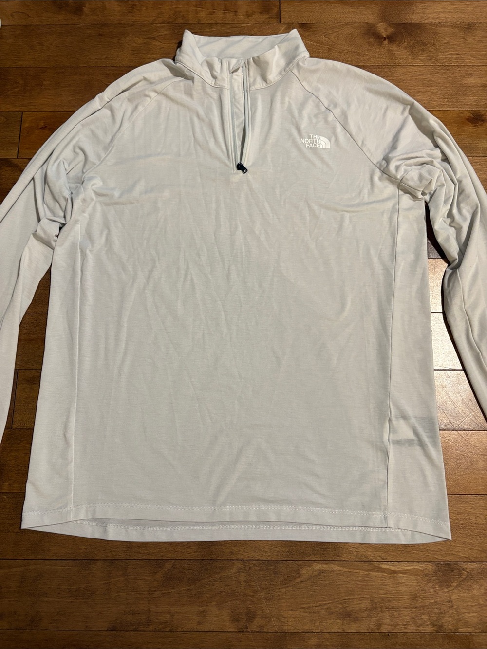 The North Face Men's Light Gray Quarter-Zip Long Sleeve Pullover